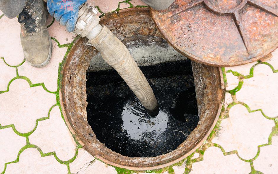comment déboucher une canalisation Paris 8
